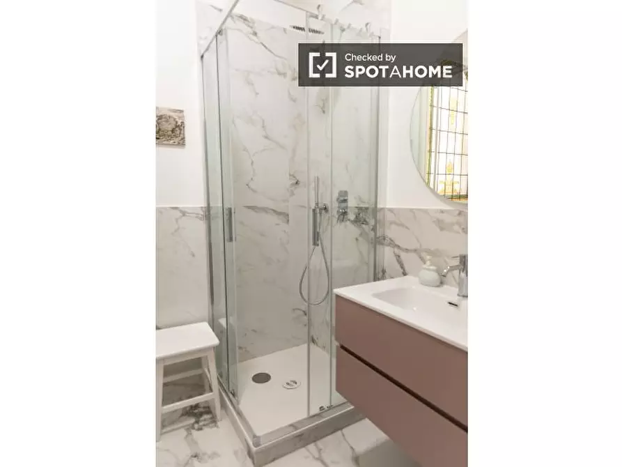 Immagine 11 di Camera condivisa in affitto  in Via Ottorino Lazzarini a Roma