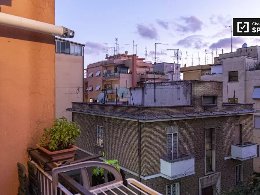 Immagine 5 di Camera condivisa in affitto  in Via dei Gelsi a Roma