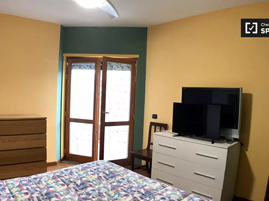 Immagine 3 di Camera condivisa in affitto  in Via Empedocle a Milano