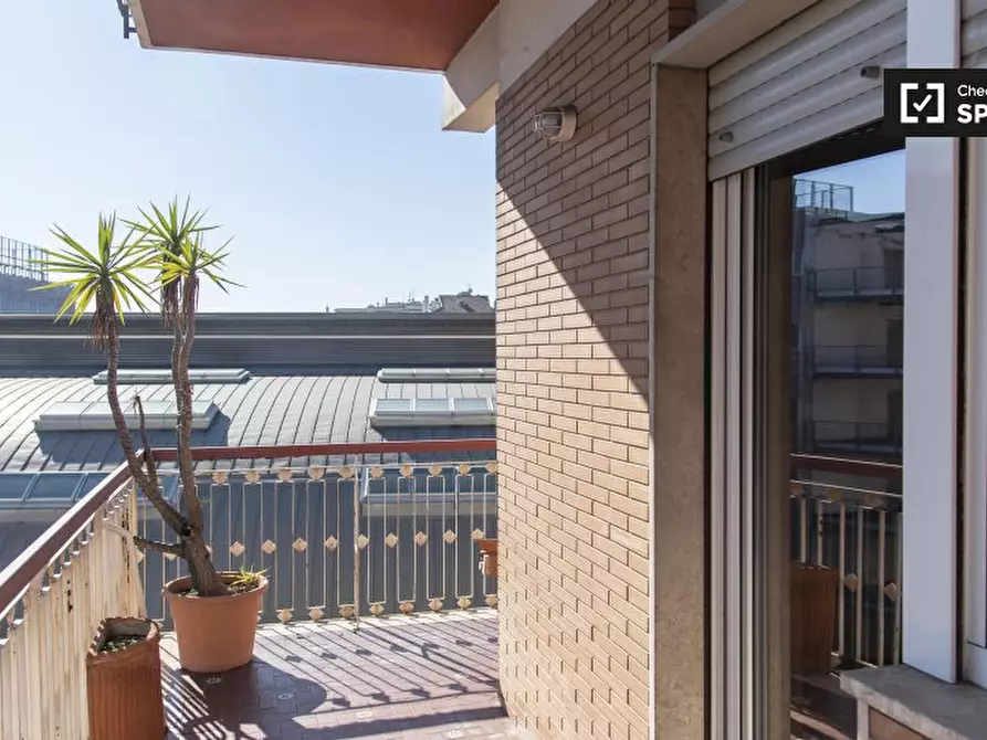 Immagine 8 di Camera condivisa in affitto  in Via Antonino Pio a Roma