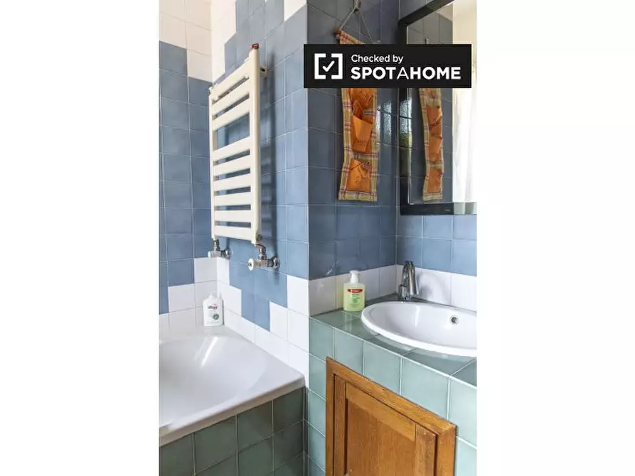 Immagine 9 di Camera condivisa in affitto  in Via Corinto a Roma