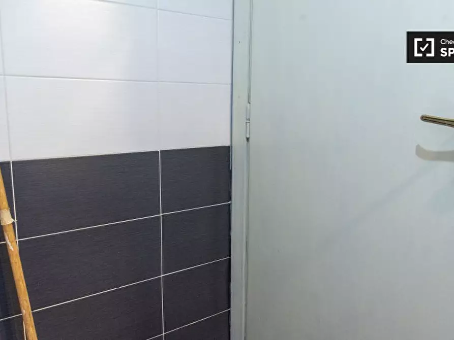 Immagine 8 di Camera condivisa in affitto  in Via Giovanni Amendola a Roma