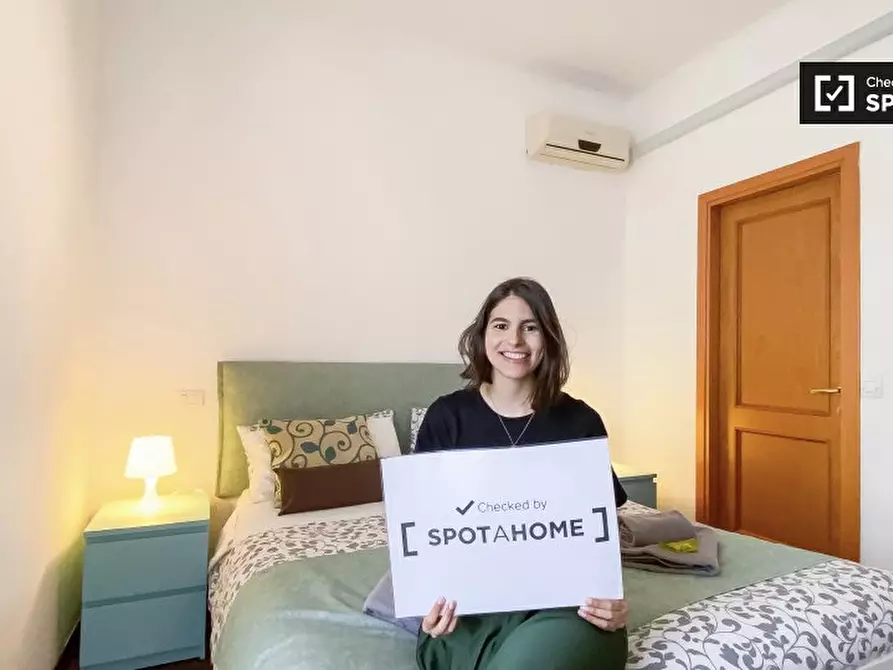 Immagine 11 di Appartamento in affitto  in Via Bogliasco a Roma