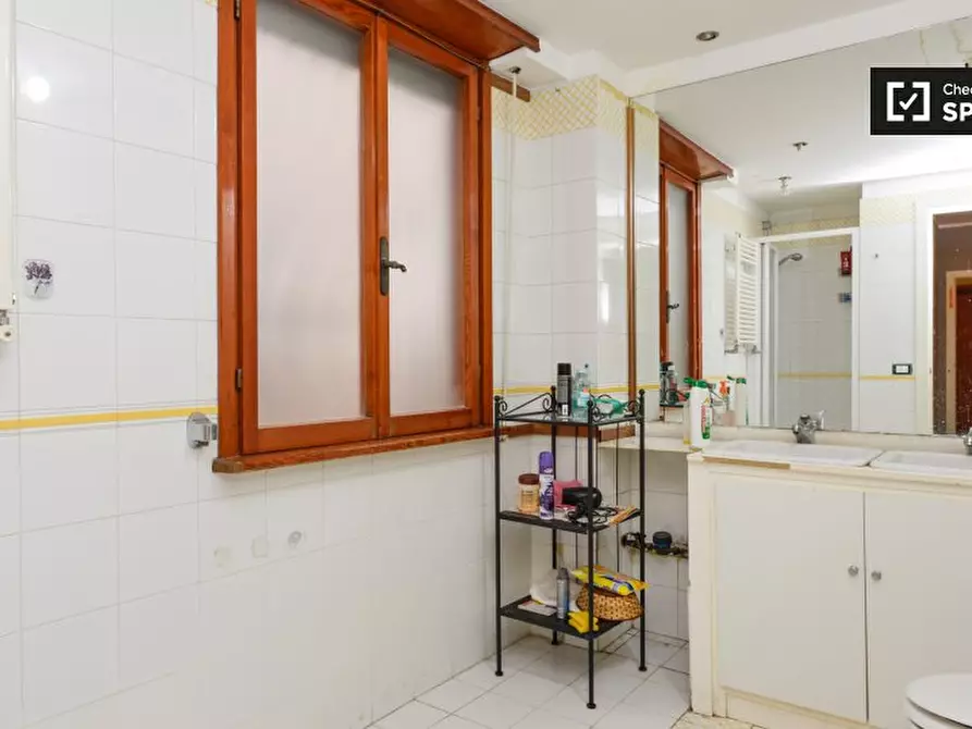 Immagine 18 di Camera condivisa in affitto  in Via Edoardo Jenner, 00151 Roma RM, Italy a Roma