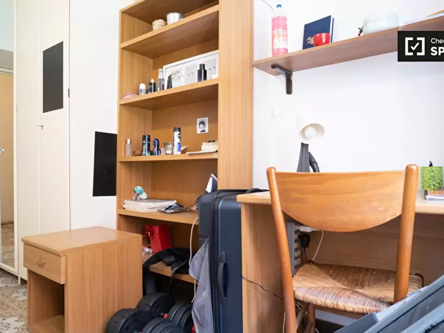 Immagine 11 di Camera condivisa in affitto  in Via degli Equi, 00185 Roma RM, Italy a Roma