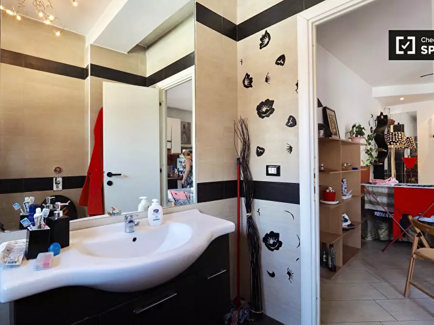 Immagine 12 di Camera condivisa in affitto  in Viale Edoardo Jenner a Milano