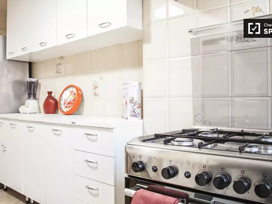 Immagine 6 di Camera condivisa in affitto  in Via Marcantonio Bragadin a Roma