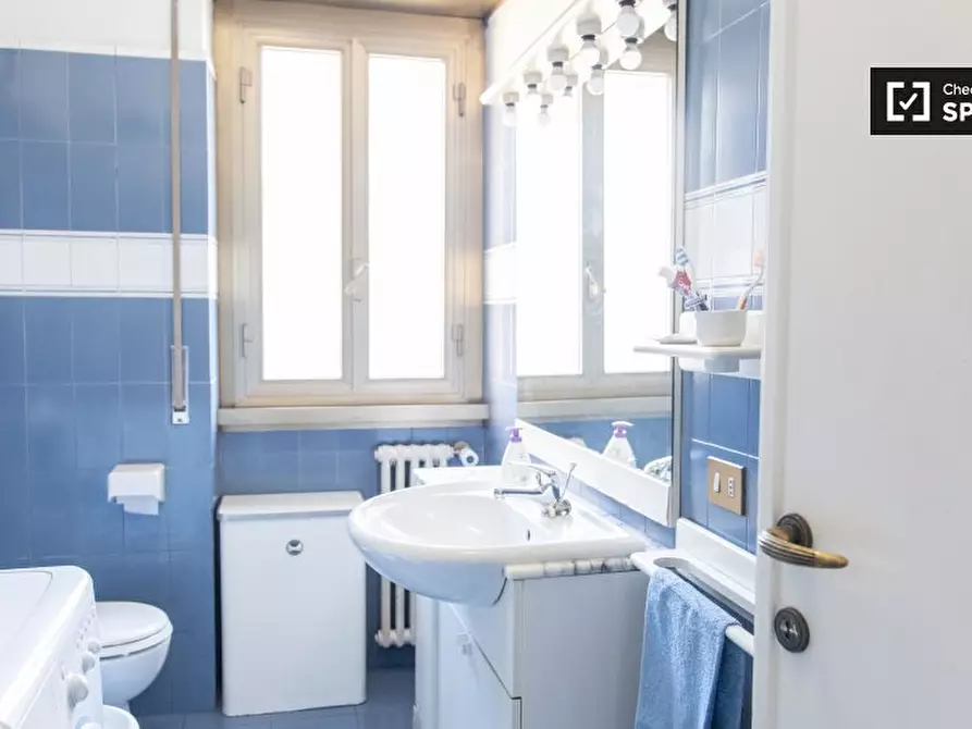 Immagine 18 di Camera condivisa in affitto  in Via Anastasio II a Roma