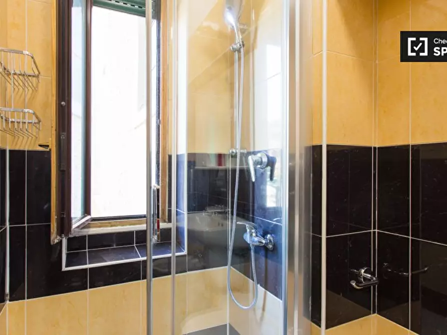 Immagine 12 di Camera condivisa in affitto  in Viale Campania a Milano