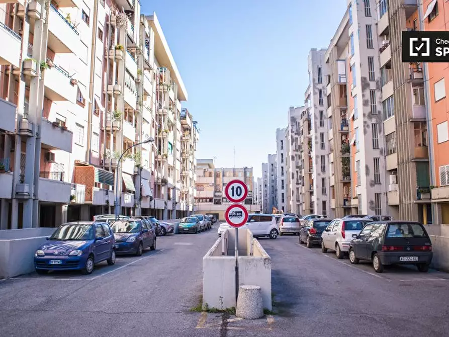 Immagine 18 di Camera condivisa in affitto  in Via Romolo Balzani, 00177 Roma RM, Italy a Roma