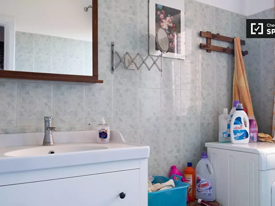 Immagine 8 di Camera condivisa in affitto  in Via Filippo Serafini, 00173 Roma RM, Italy a Roma