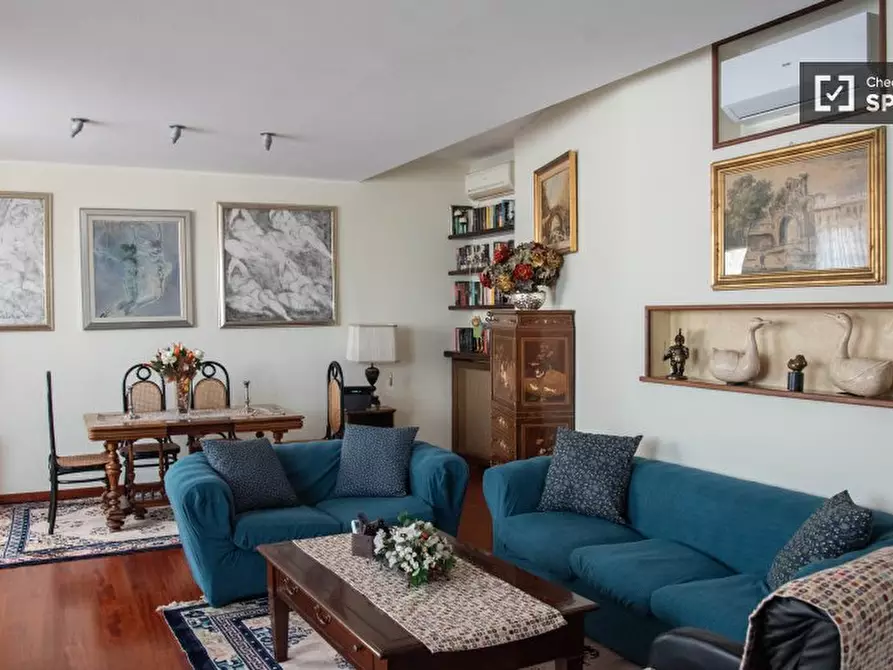 Immagine 2 di Appartamento in affitto  in Via Buccari a Roma