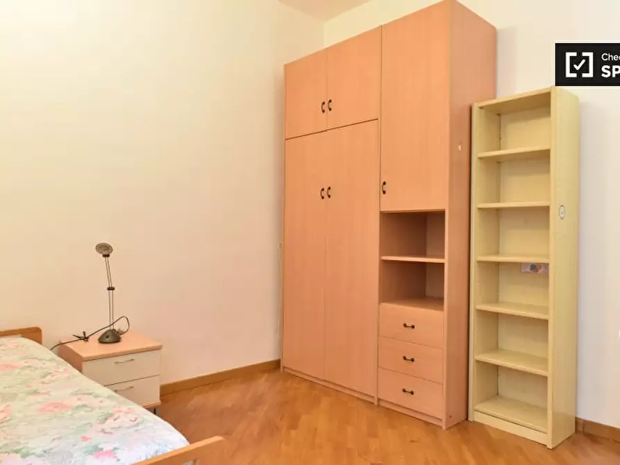 Immagine 2 di Camera condivisa in affitto  in Via Filippo Turati a Roma