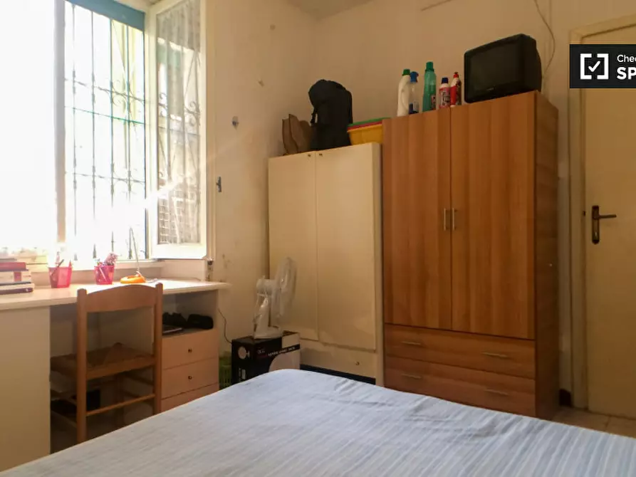 Immagine 13 di Camera condivisa in affitto  in Via Berengario a Roma