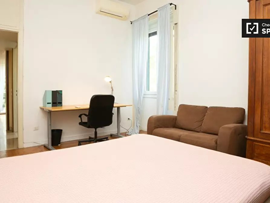 Immagine 4 di Camera condivisa in affitto  in Largo Isabella d'Aragona a Milano