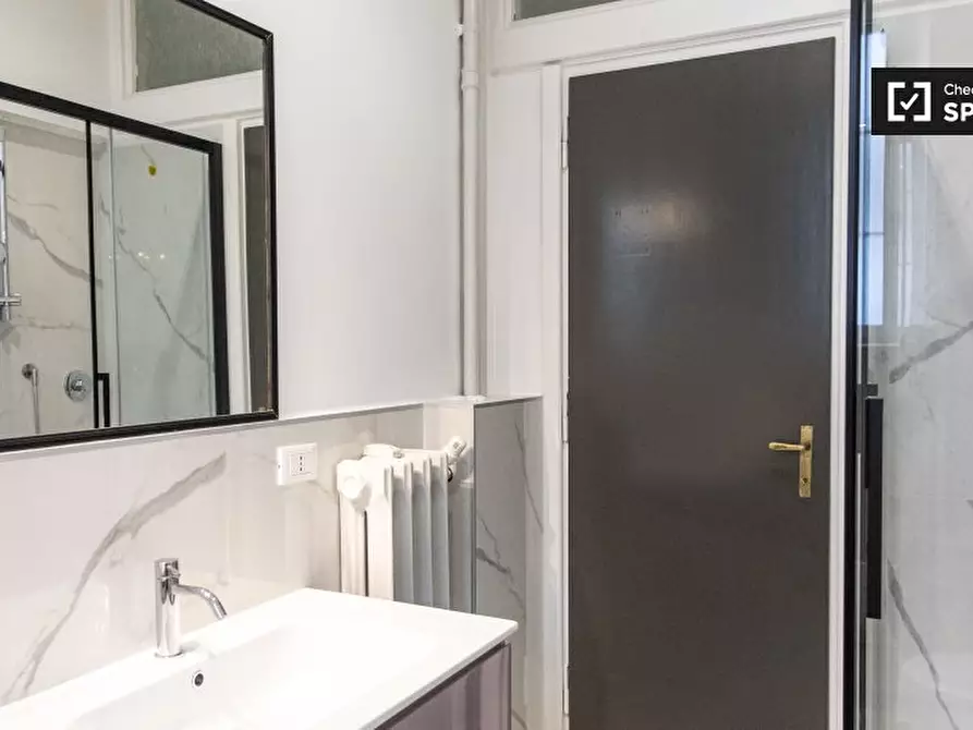 Immagine 15 di Camera condivisa in affitto  in Via Lima a Roma