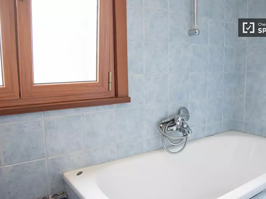 Immagine 9 di Appartamento in affitto  in Via Manfredi Azzarita a Roma