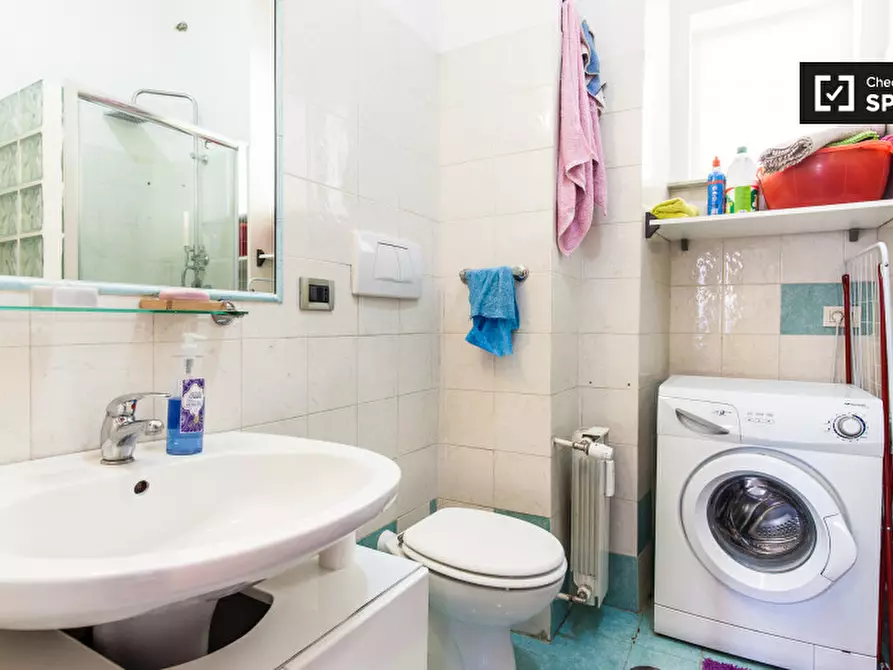 Immagine 6 di Camera condivisa in affitto  in Viale dello Scalo San Lorenzo a Roma