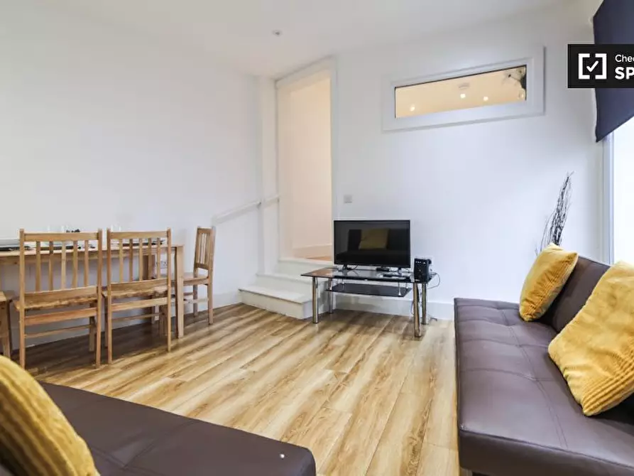 Immagine 1 di Appartamento in affitto  in St James's Rd a Camberwell