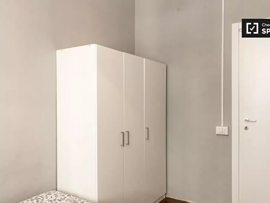 Immagine 3 di Camera condivisa in affitto  in Via Garigliano, 00198 Roma RM, Italy a Roma