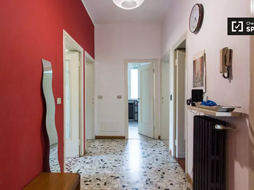 Immagine 4 di Camera condivisa in affitto  in Via Orobia a Milano