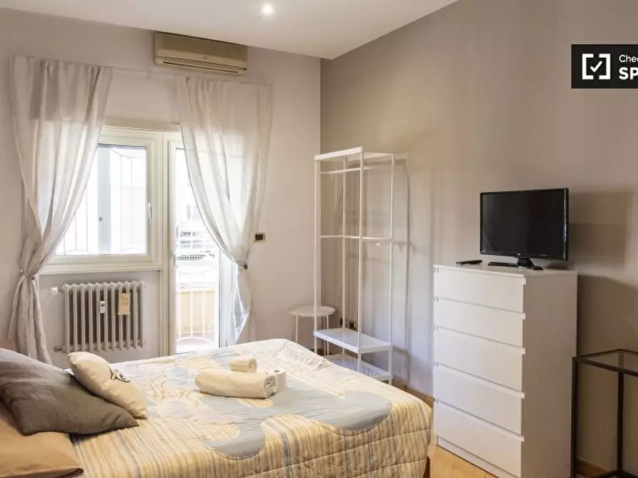 Immagine 14 di Camera condivisa in affitto  in Via Tigrè a Roma