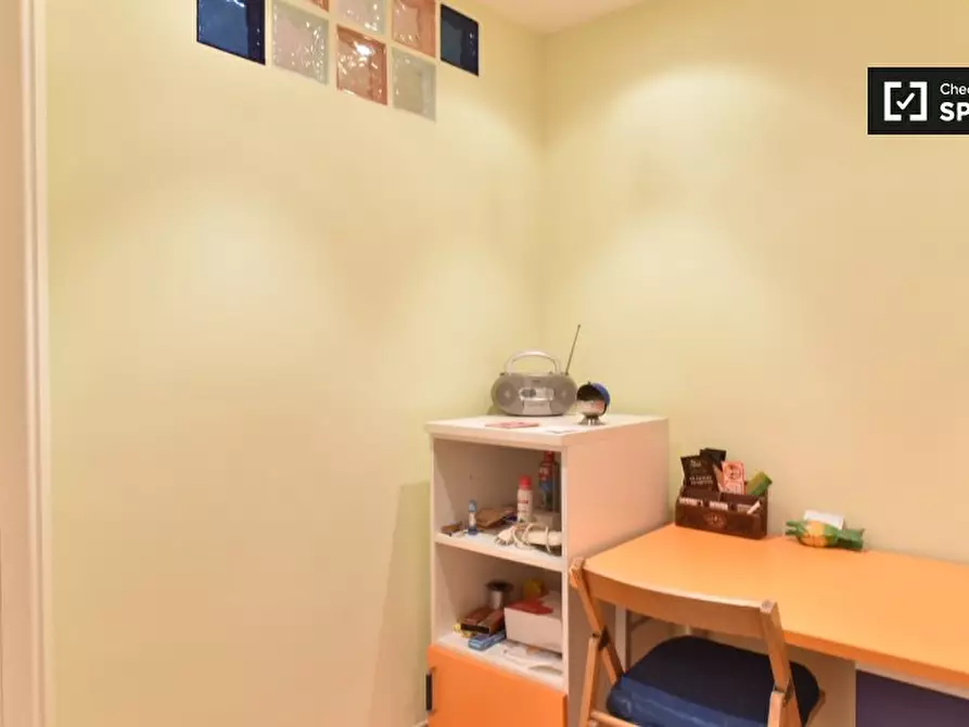 Immagine 9 di Ufficio in affitto  in Via dei mughetti a Roma