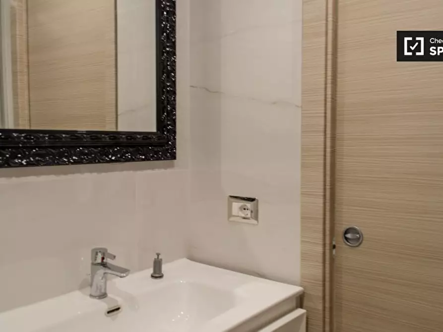 Immagine 13 di Appartamento in affitto  in Via Gregoriana, 00187 Roma RM, Italy a Roma