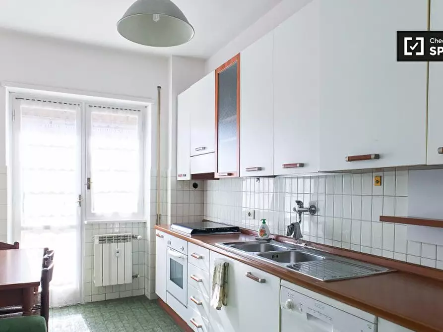 Immagine 5 di Camera condivisa in affitto  in Via Italo Carlo Falbo a Roma