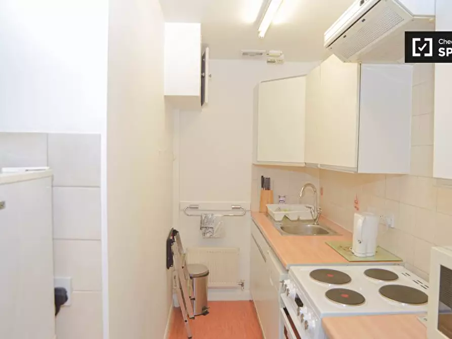 Immagine 4 di Ufficio in affitto  in GF St Anns Villas a Kensington