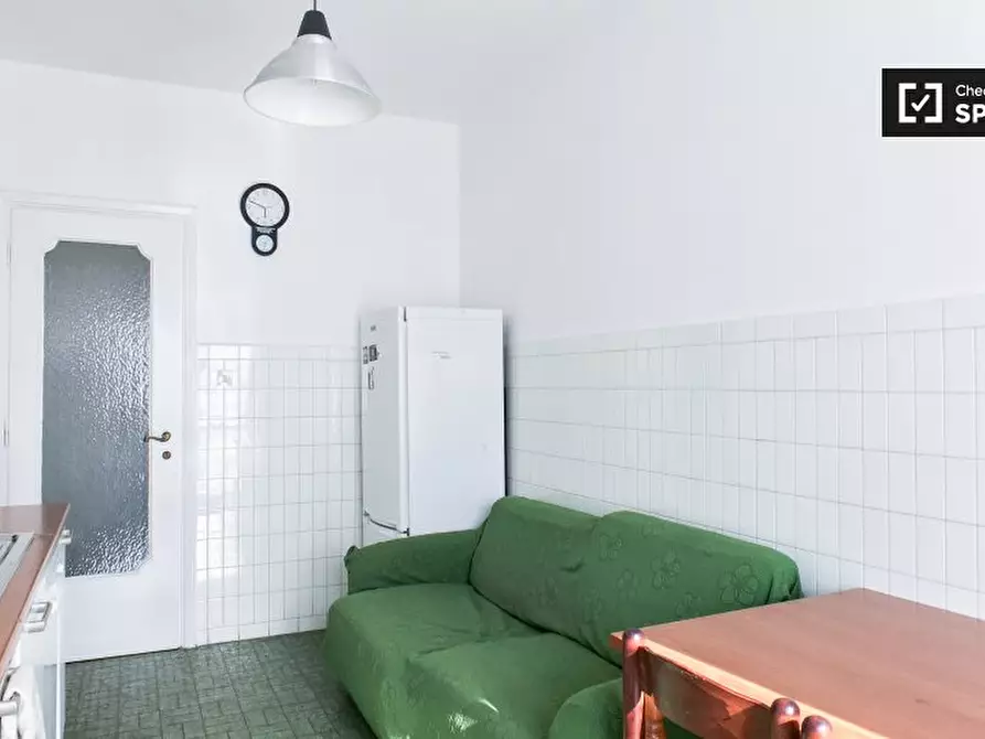 Immagine 9 di Camera condivisa in affitto  in Via Italo Carlo Falbo a Roma