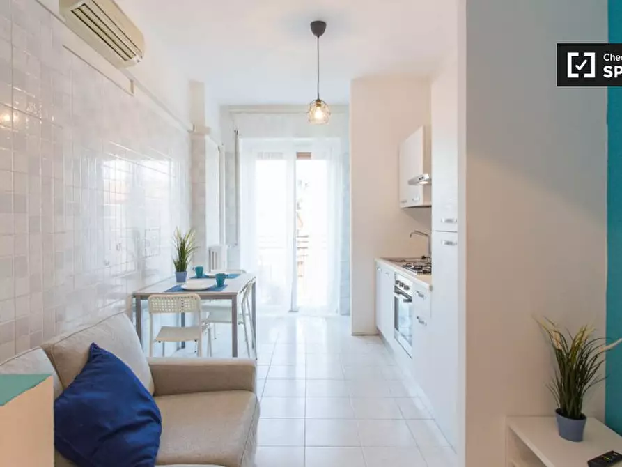 Immagine 7 di Camera condivisa in affitto  in Via Palmi a Milano