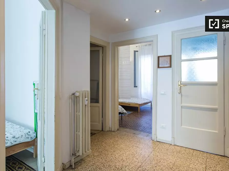 Immagine 2 di Camera condivisa in affitto  in Via Adelina Patti a Milano