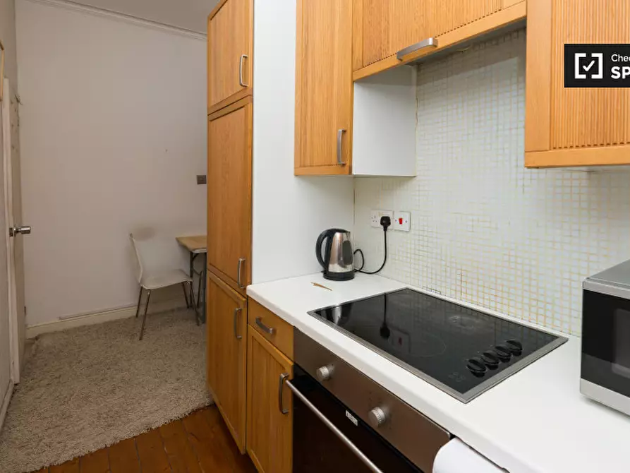 Immagine 5 di Camera condivisa in affitto  in Uxbridge Road a Hammersmith