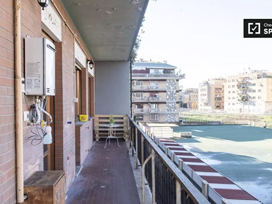 Immagine 15 di Camera condivisa in affitto  in Via Siria a Roma