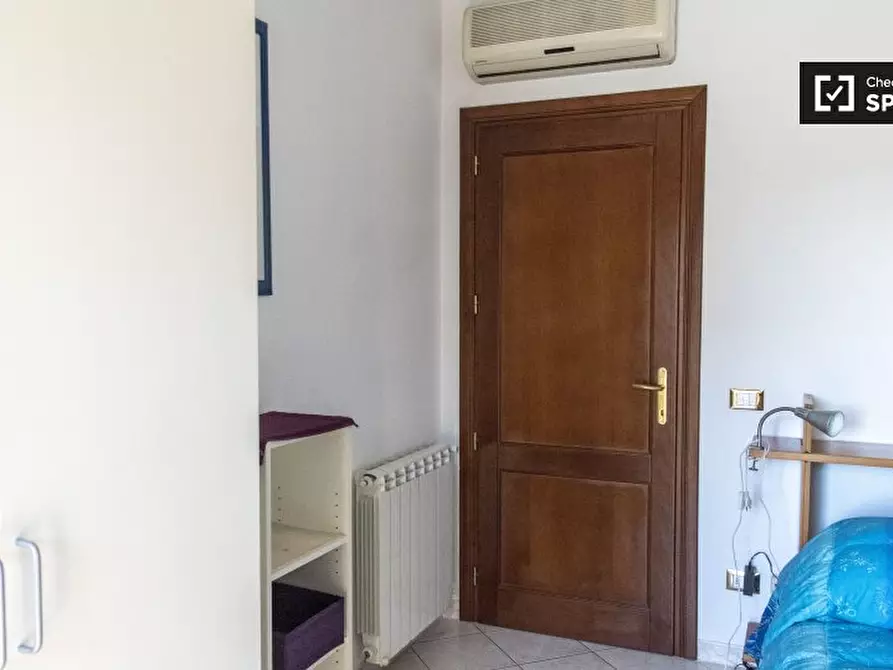 Immagine 4 di Camera condivisa in affitto  in Via Giuseppe Gregoraci a Roma