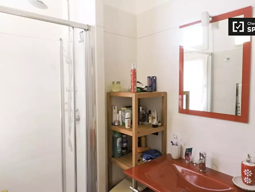 Immagine 7 di Camera condivisa in affitto  in Via Giuseppe Dessì a Roma