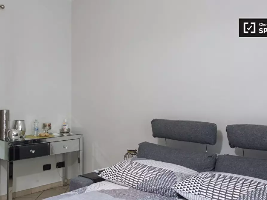 Immagine 3 di Camera condivisa in affitto  in Via Salemi a Milano