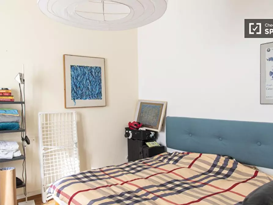 Immagine 2 di Camera condivisa in affitto  in Piazza Vescovio a Roma