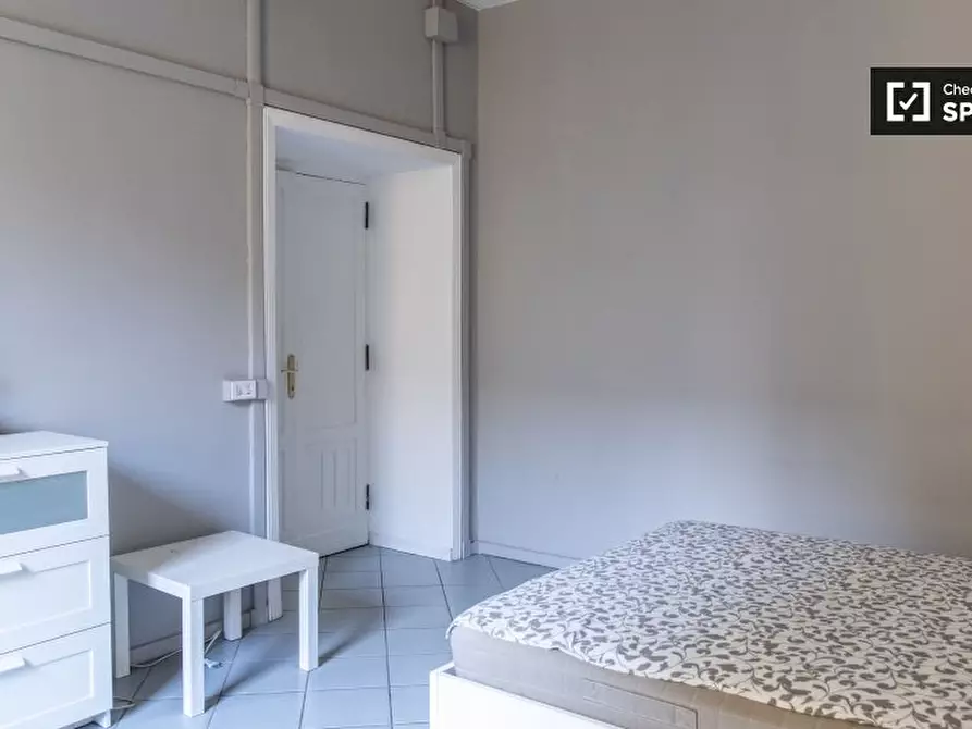 Immagine 3 di Camera condivisa in affitto  in Viale Regina Margherita, 00198 Roma RM, Italy a Roma