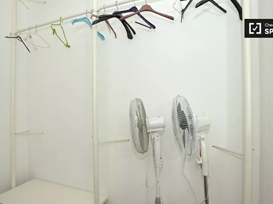 Immagine 3 di Camera condivisa in affitto  in Via Monselice a Roma