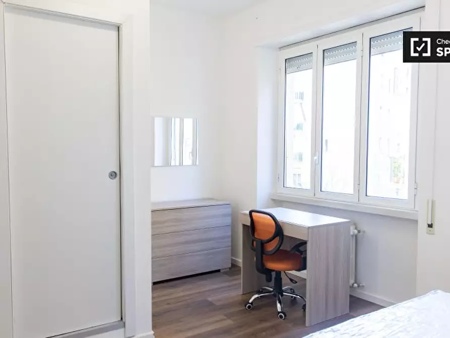 Immagine 5 di Camera condivisa in affitto  in Via Francesco Grimaldi a Roma