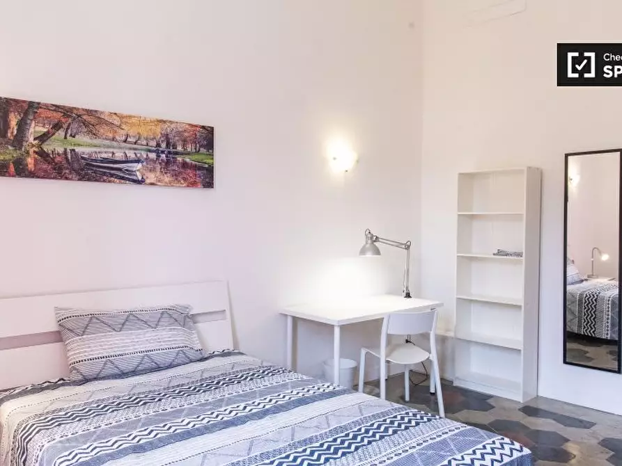 Immagine 3 di Camera condivisa in affitto  in Viale Regina Margherita a Roma