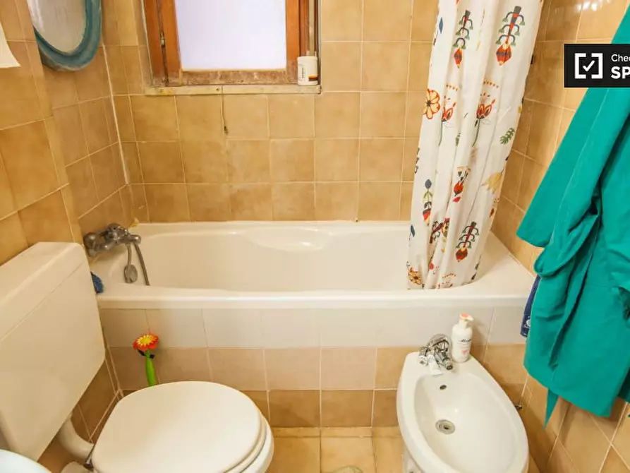 Immagine 16 di Camera condivisa in affitto  in Via Giulioli Eudo, 00173 Roma RM, Italy a Roma