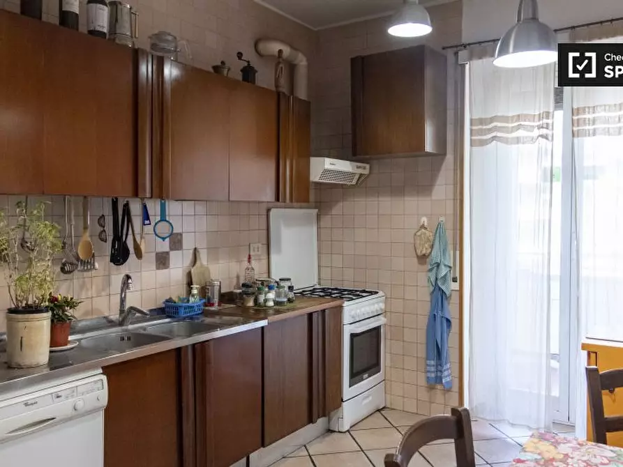 Immagine 15 di Camera condivisa in affitto  in Viale Ippocrate a Roma