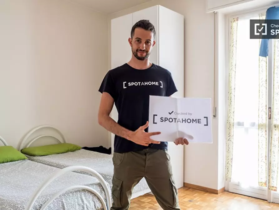 Immagine 16 di Camera condivisa in affitto  in Via Emilio de Marchi a Milano