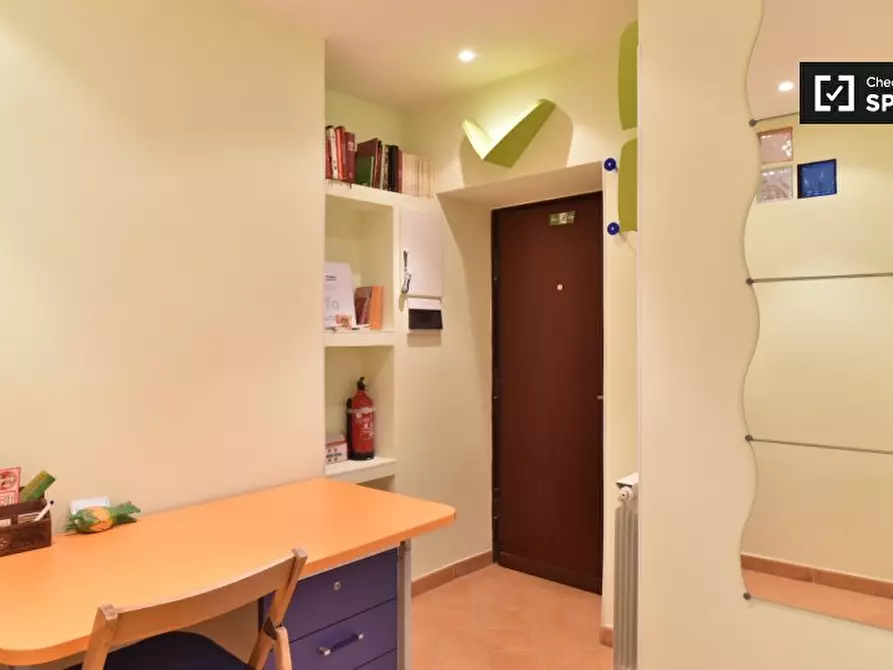 Immagine 8 di Ufficio in affitto  in Via dei mughetti a Roma