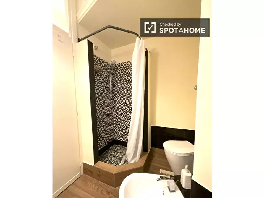 Immagine 15 di Appartamento in affitto  in Via di Sant'Andrea delle Fratte a Roma