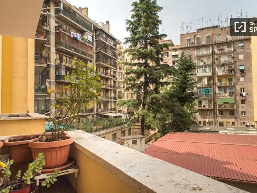 Immagine 4 di Camera condivisa in affitto  in Via delle Cave a Roma