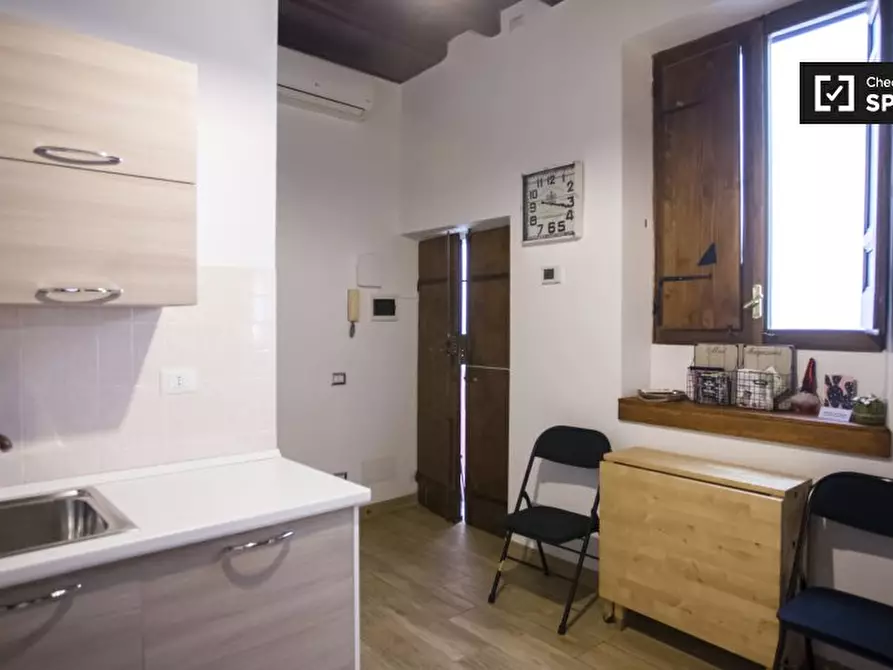 Immagine 1 di Appartamento in affitto  in Via Urbana a Roma